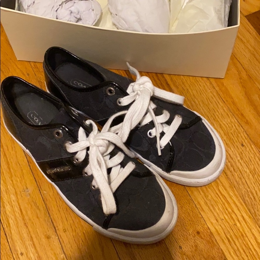 Coach sneaker size 6